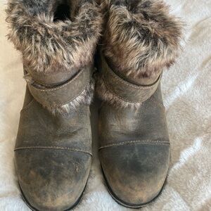 Sorel Brown Faux Fur Trim Ankle Booties